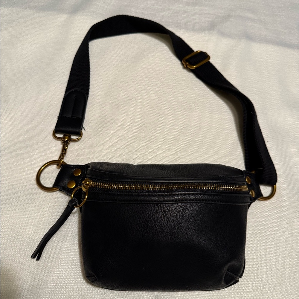 Universal Thread Black leather look  Bag with Gold Zipper